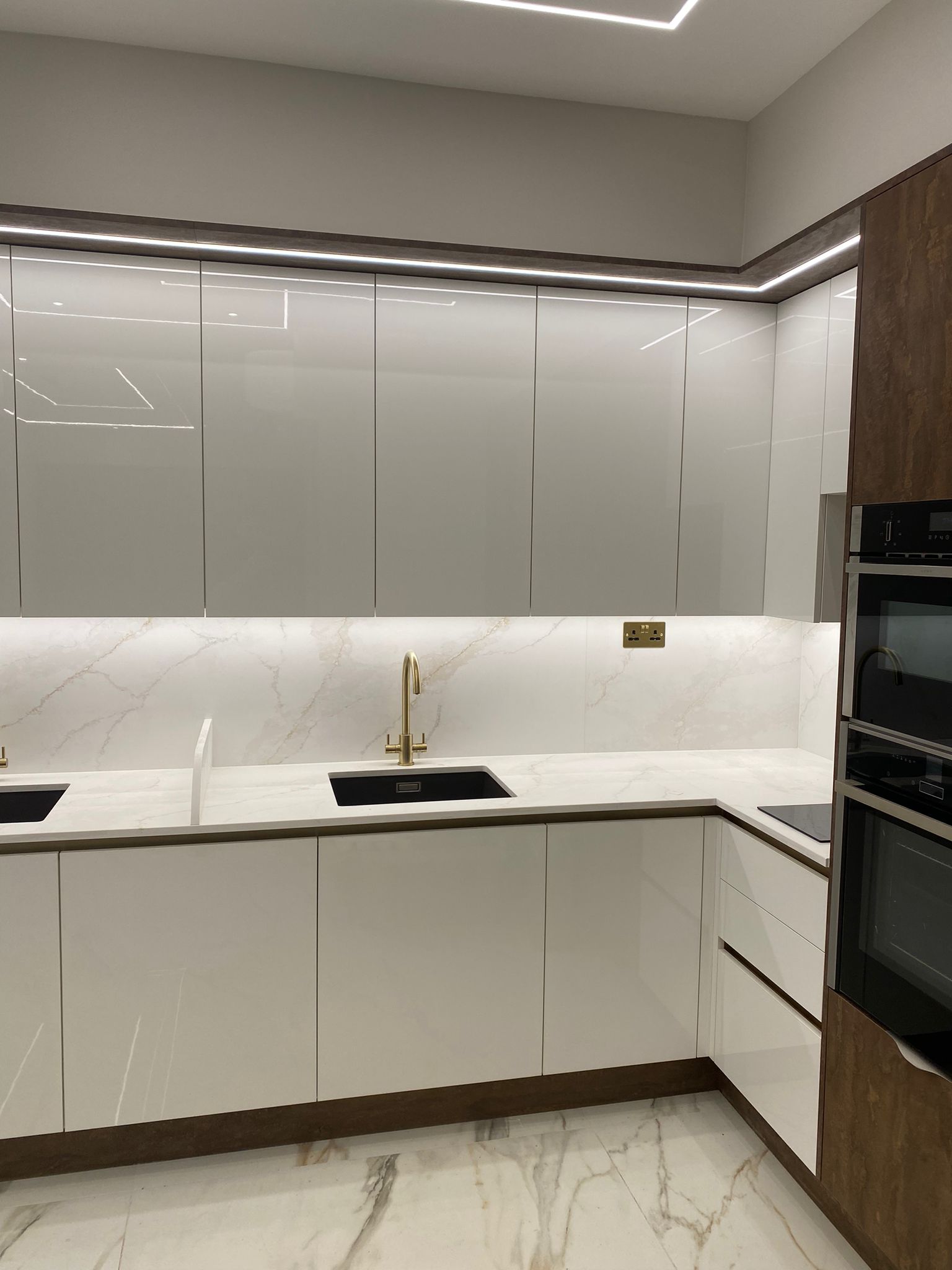 Custom Kitchen Design and Installation